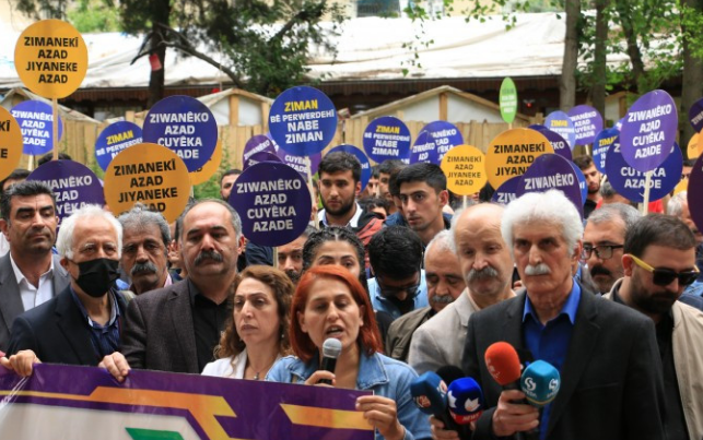 Li Stenbol û Diyarbekirê, mesên Cejina Zimanê Kurdî hatin astengkirin