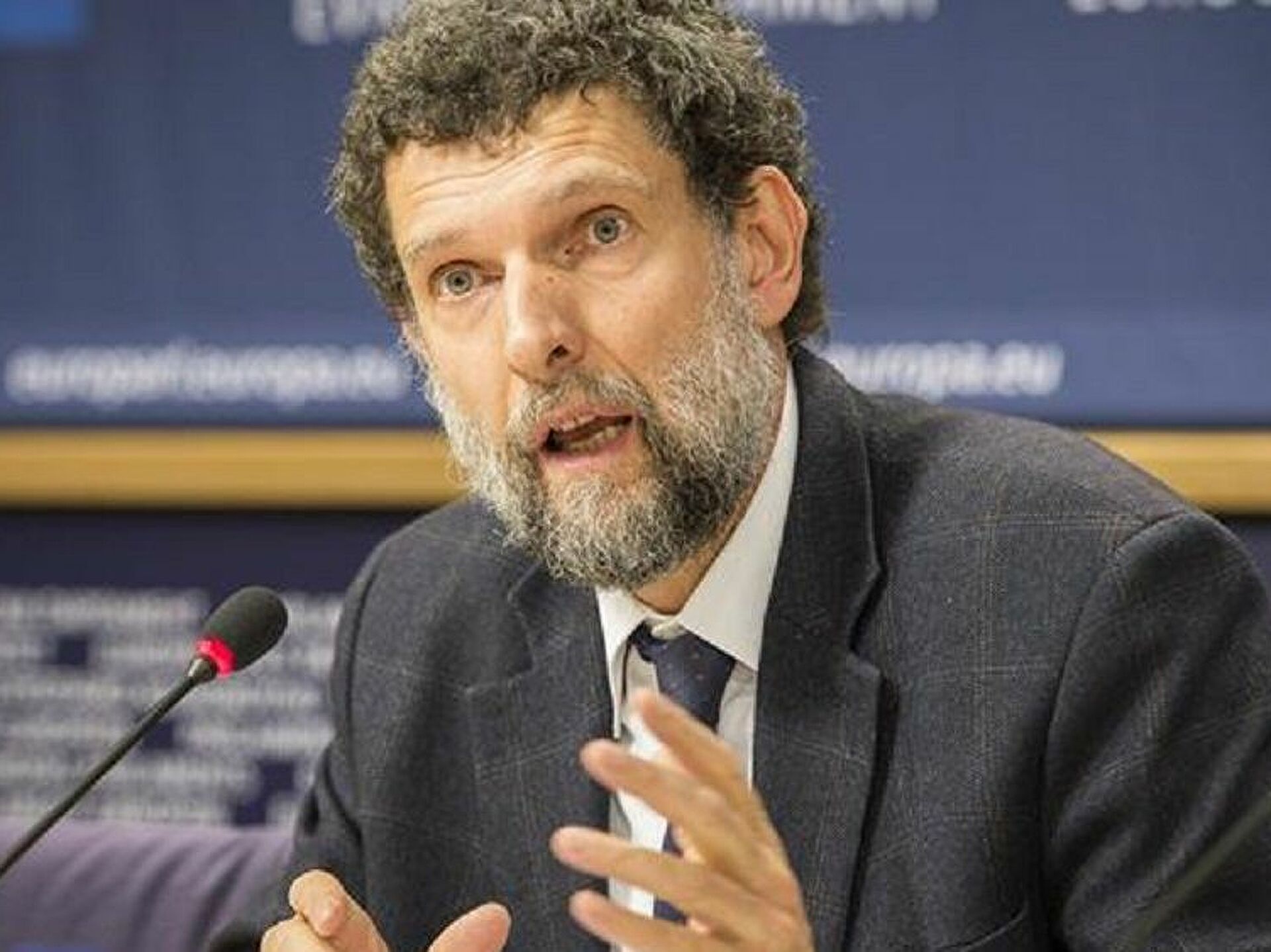 Dadgeha Stenbolê biryar da ku Osman Kavala girtî bimîne