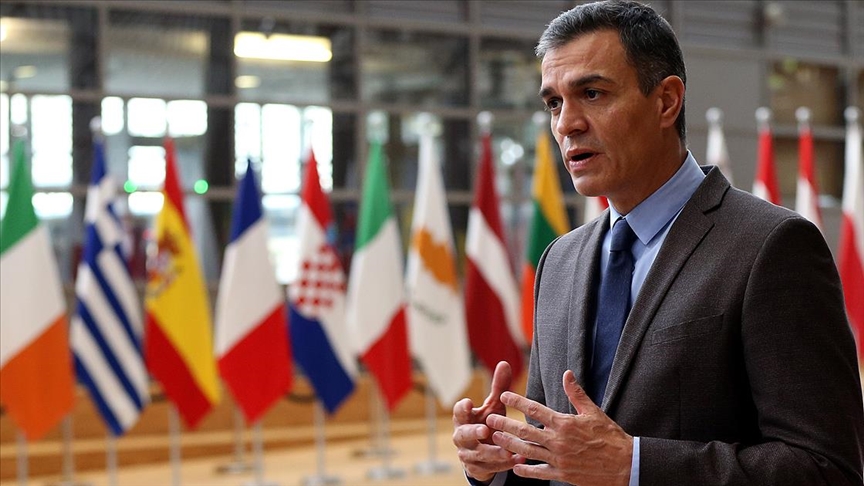 Serokwezîrê Îspanyayê serdana Kîevê dike û bi Zelenskiy re dicive