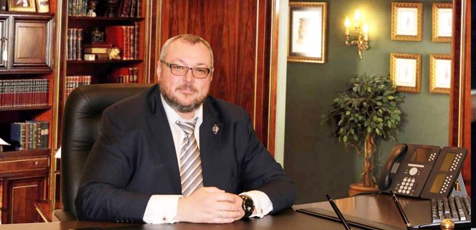 Milyarderê Rûsî yê nêzîkî Kremlînê digel jina xwe û keça xwe mirî hatin dîtin