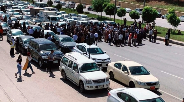 Karmend û mamosteyan rêya sereke ya Silêmaniyê ji çûnûhatinê re girtin