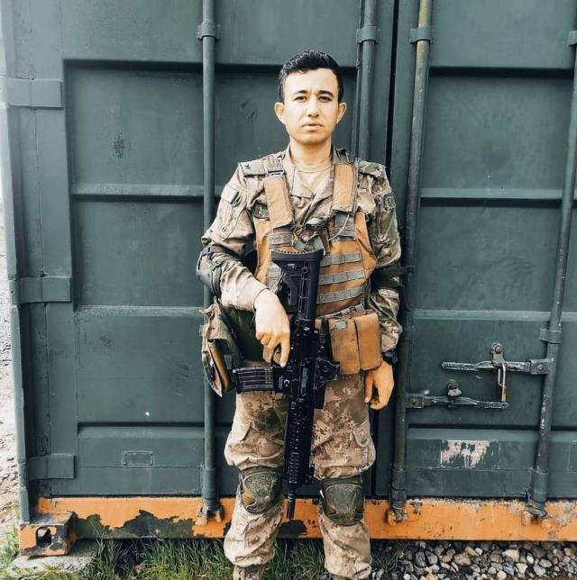 Di operasyonên Tirkiyê de polîsekî tîmên taybet û zabitekî hatin kustin