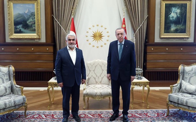 Erdogan li Koska Serokomariyê bi Serokê HUDA-PARê Zekeriya Yapicioglu re civiya