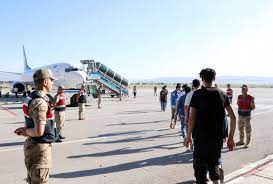 363 koçberên Afxanî ji balafirgeha Erzeromê sandin Afxanistanê