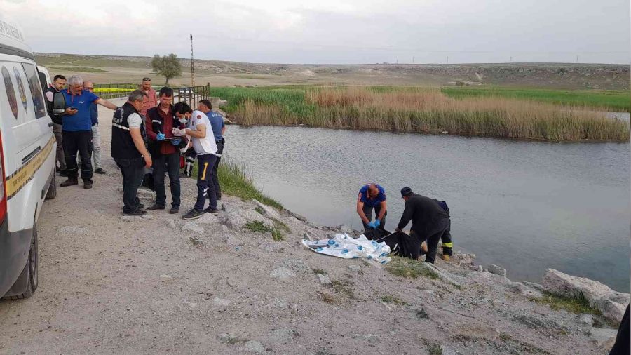 2 karkerên demsale di ava bendavê de fetisîn