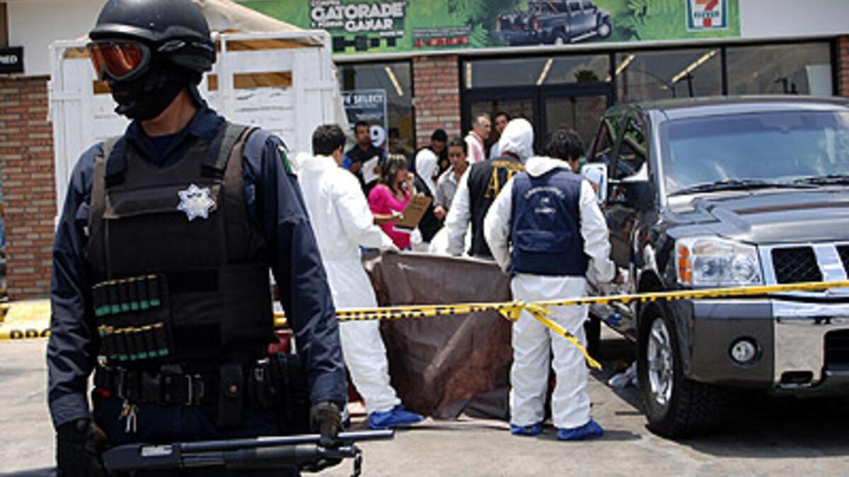 Di navbera çete û hêzên asayîsê de pevçûn: 12 kustî