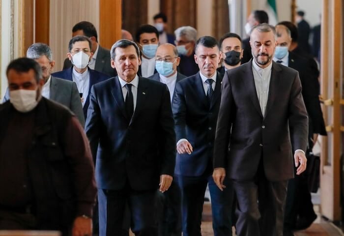 Wezîrên karên derve yên cîranên Derya Hazarê civiyan