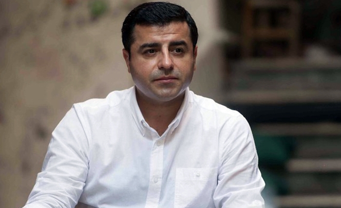 202 kesan bi daxuyaniyeke hevbes pistgirî dan banga Demirtas a ‘Çekdanîna PKKê’