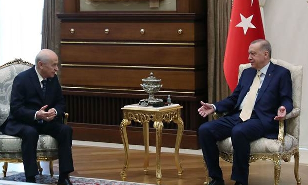 Erdogan û Bahçelî amadekariyên êrîsa ser Rojavayê Kurdistanê gotûbêj kirin
