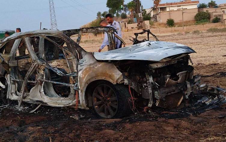 Li navbera Qamîslo-Tirbesipiyê bi dronê li erebeyekî xistin: 3 kes mirin