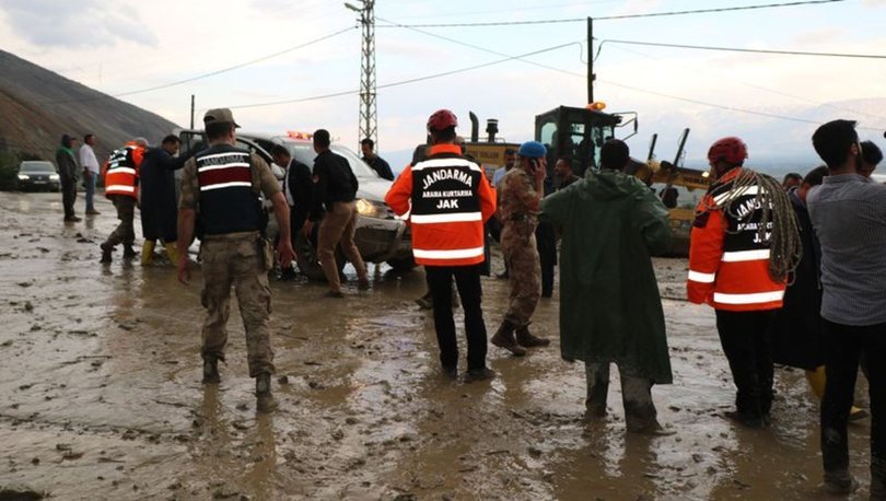 Barana zêde bariya û di encamê de xanî û axûr di bin avê de man