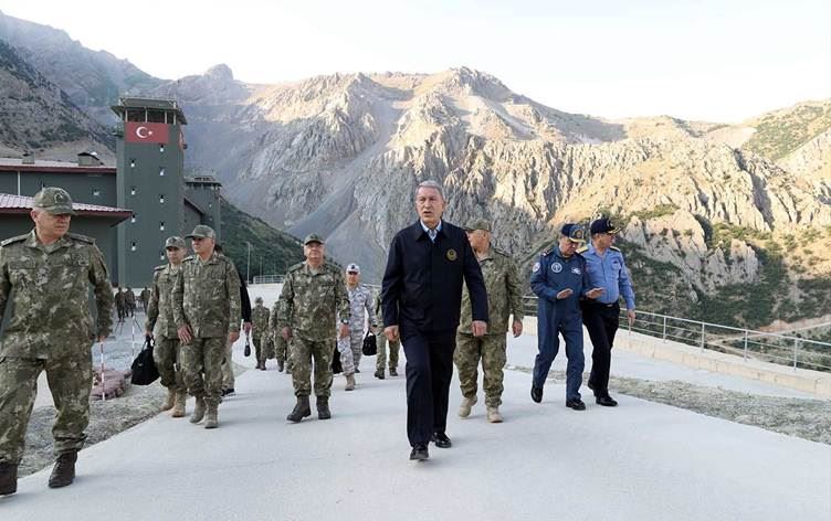 Hulusî Akar: Me operasyona Rojava bipas nexistiye!