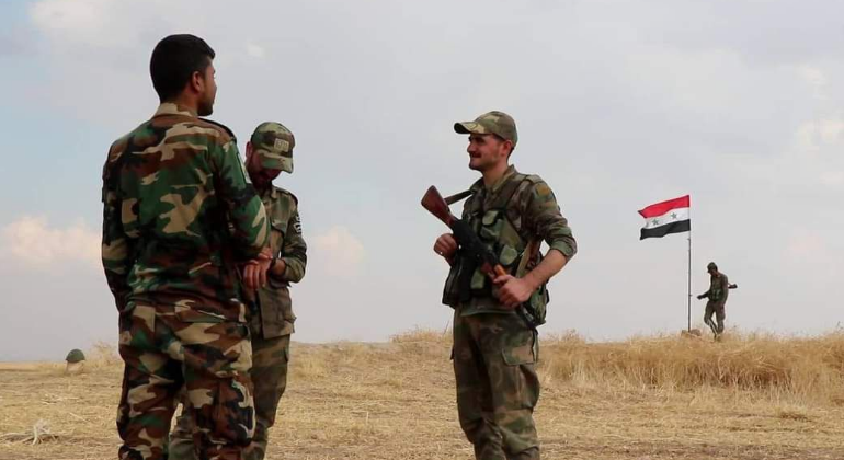 SOHR: Çekdarên nenas êrîsî navendeke rejîma Sûriyê kir