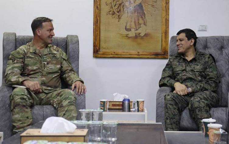 Mezlûm Ebdî û Fermandarê CENTCOMê Kurilla li Rojavayê Kurdistanê civiyan