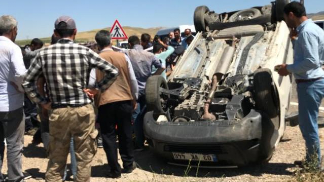 Li Baykanê kamyonet wergeriya û 1 bi giranî 3 kes birîndar bûn