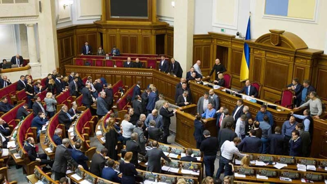 Parlamentoya Ukraynayê projeyasayên qedexekirina muzîk û pirtûkên rûsî pesend kir