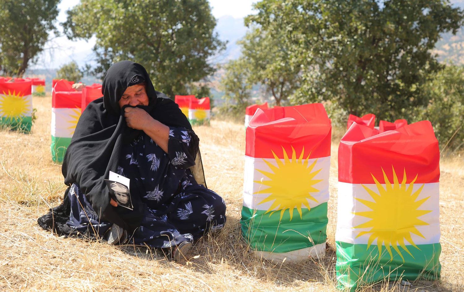 Bi amadebûna serok Barzanî termên 100 Barzaniyên anfalê hat pêswazîkirin û wê siba bispêrin xakê