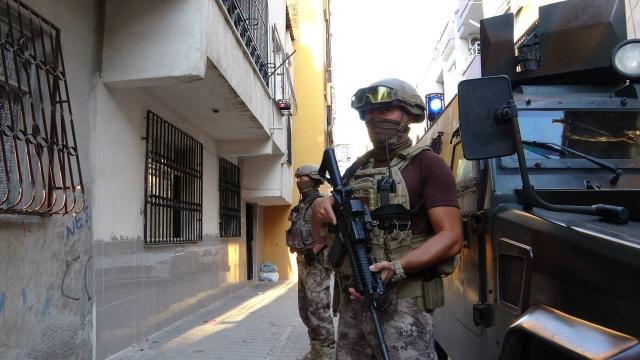 9 karkerên saredariya mezin ya Mersînê ji ber PKK/KCK ê hatin binçavkirin