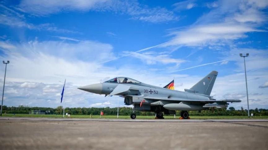 Balafira ji Tirkiyê rabû di seha Almanya de ji bo wê 2 balafirên ser bi hewa ketin.