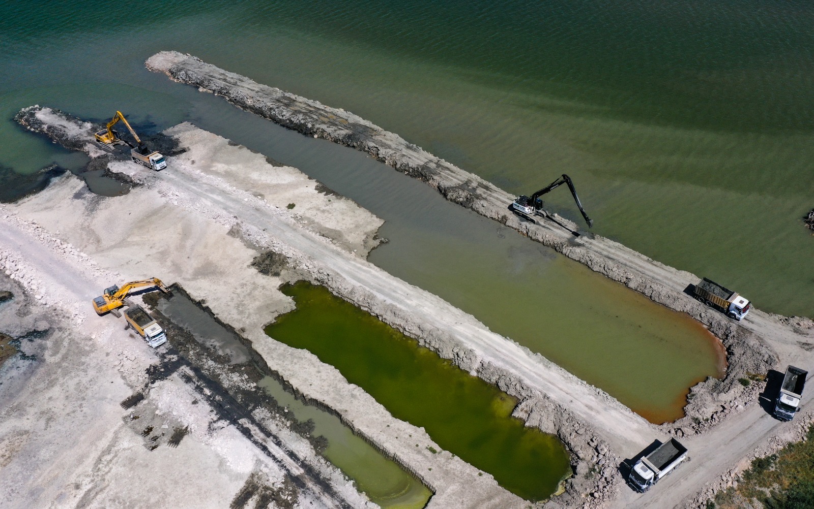 Li Wanê girtin û pasdesandina koçberan dewam dike