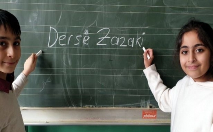 Dadgeha Bilind a Tirkiyê cezayê bo dersa Zimanê Dayikê pesend kir