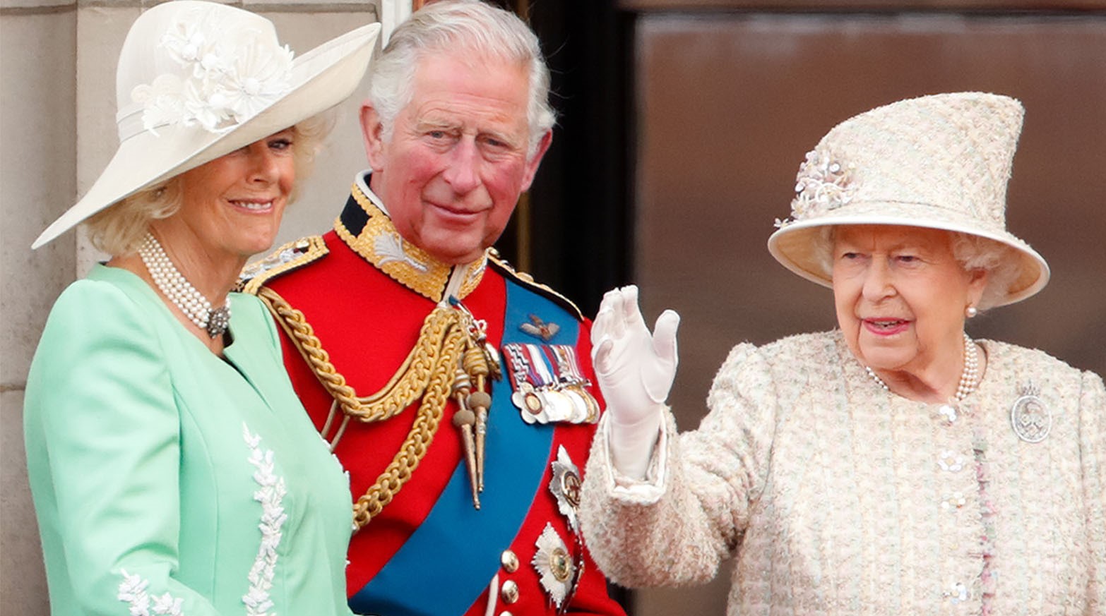 Sah Charlesê Sêyem ji ber koça dawî ya dayika xwe xemgîniya xwe anî ziman