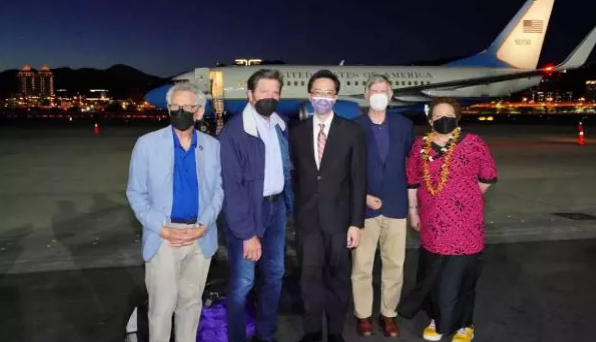 Amerîkayê, sandeke din jî sand Taywanê