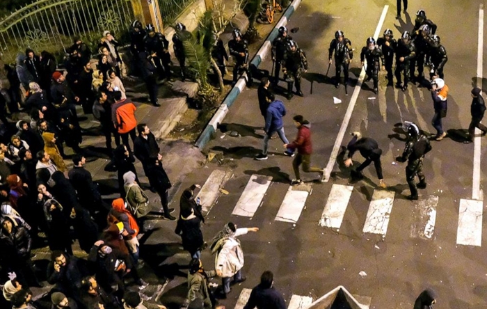 Almanyayê ji ber tundiya li hember xwepêsanderan bang li balyozê Îranê kir