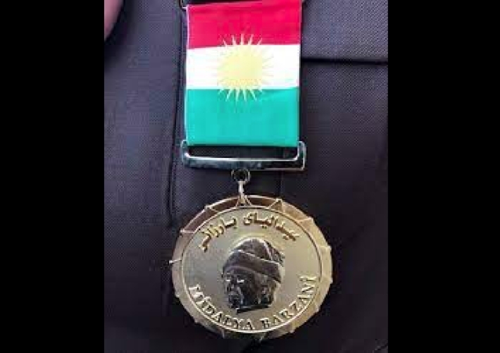 Serok Barzanî, madalya Barzanî da 76 kesan