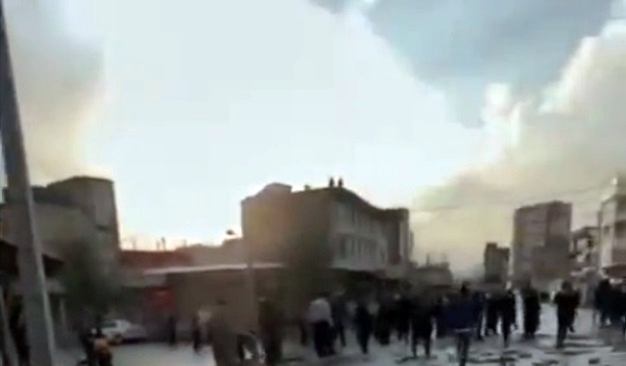 Rojhilat | Li Mahabadê 3 kes di xwepêsandanan de hatin kustin