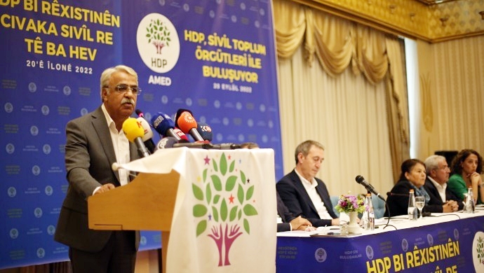 Sancar: 'Çareserkirina pirsa Kurd yekser girêdayî demokratîkbûnê ye'