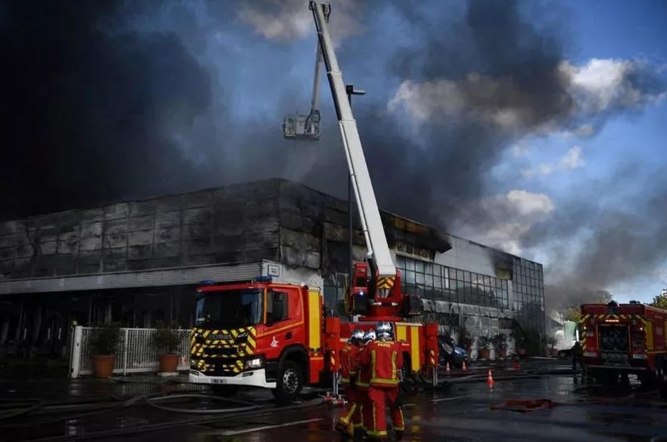 Li bazara xurekan a herî mezin a cîhanê, agir vêket