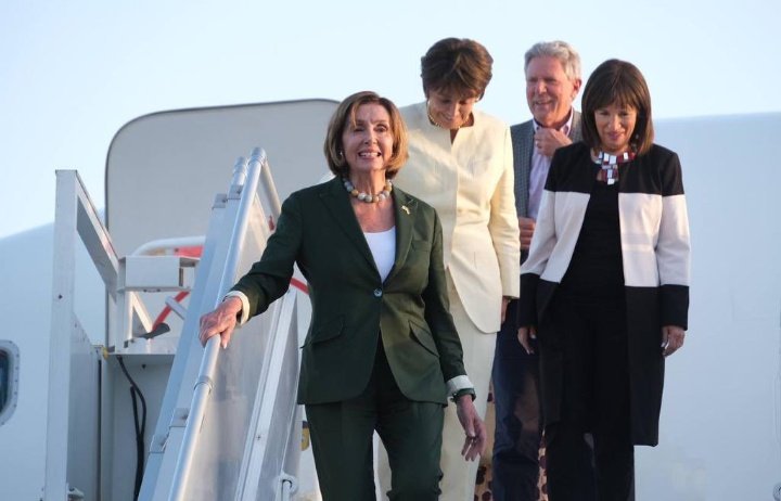 Pelosî 'êrîsên Azerbaycanê' yên ser Ermenistanê bi tundî sermezar kir