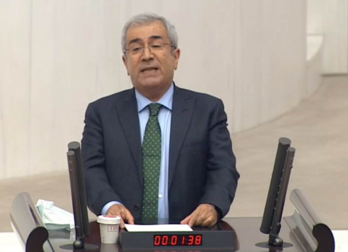 Imam Tasçier di meclisê de bi Kurdî axifî lê rêvebirê CHP yî ber lê girt