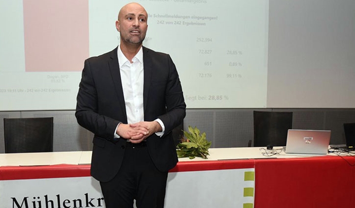 Li Almanya cara yekem Kurdek bû qeyemeqam