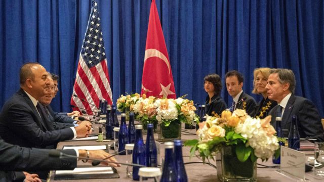 Çavusoglu daxwaz ji Amerîkayê kir ku balafirên F-16 bifirose Tirkiyê