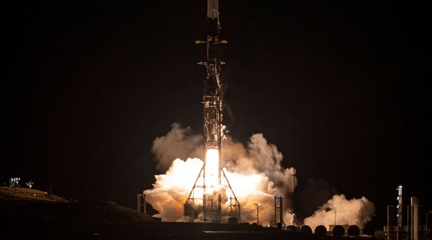 Kuweyt, satelayta yekem disîne fezayê