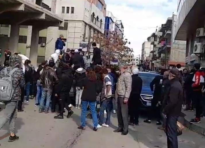 Li Suriyeyê, li dijî rejîmê xwepêsandan hatin kirin