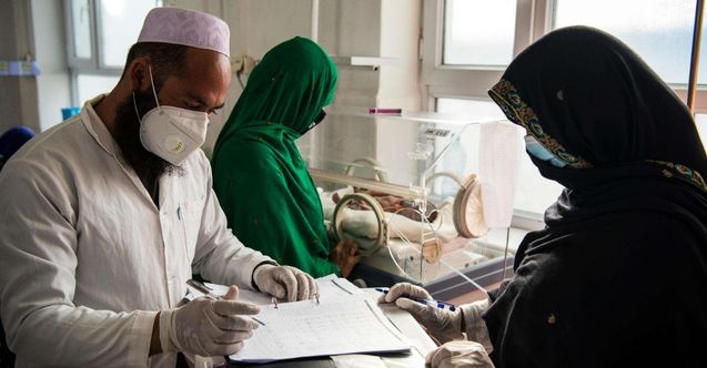 Talîbanê pistî qedexekirina perwerdeya bilind bo jinan, doktorê mêr jî li wan qedexe kir