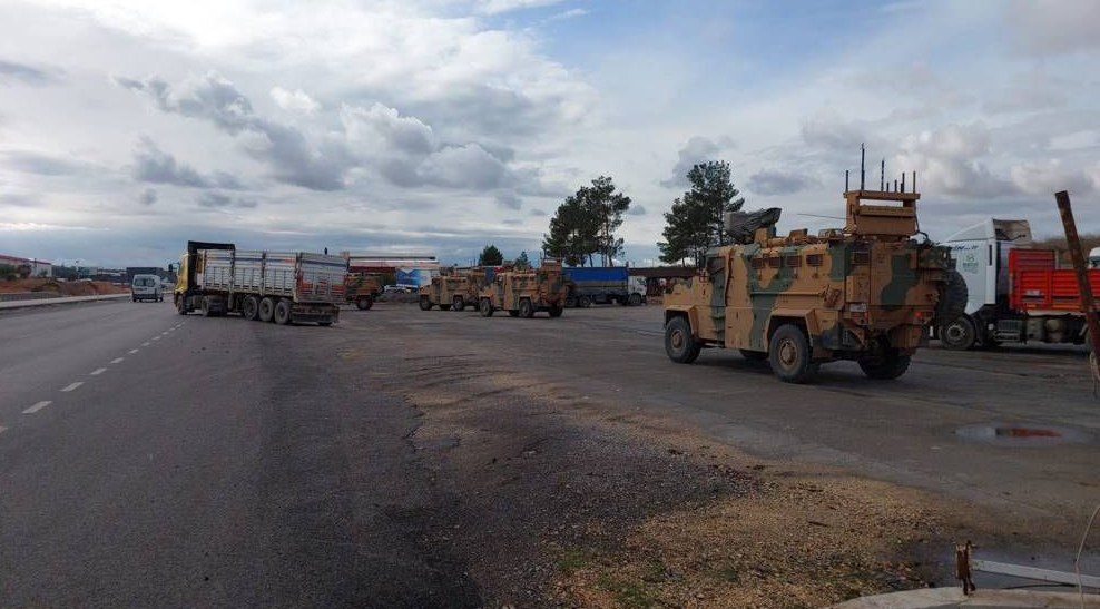 Artesa Tirkiyeyê dest bi veguhestina hêzê ber bi sînorê Sûriyê ve kiriye