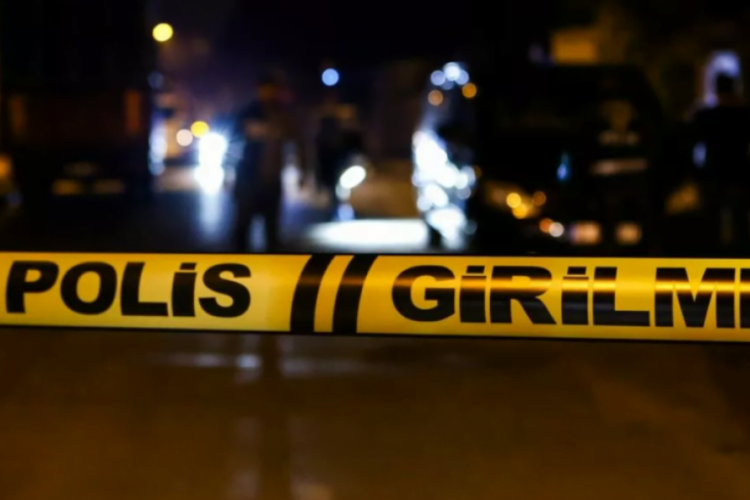 Li Batmanê kesekî ewil dayika dijminê xwe pistre xwe kust