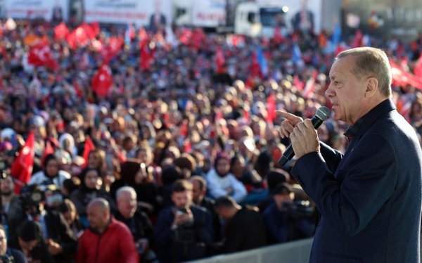 Erdogan li Amedê axifî: Ew zen dikin ku wê birayên min yên Kurd bixapînin