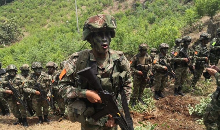 Êrîsê baregeha leskerî kirin: 9 kustî û 8 birîndar hene