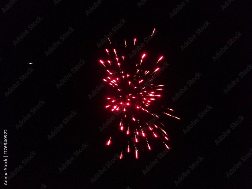 Di xaniyê hilberîna fisekên hewayî de teqîn: 10 mirî û 20 birîndar hene