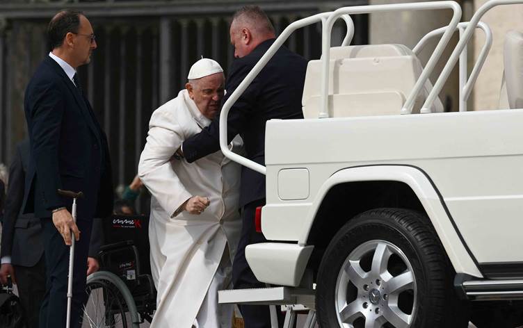 Vatikan: Rewsa Papa her diçe bastir dibe