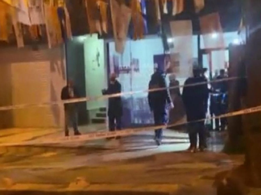 Li Kocasinana Stenbolê êrîsî buroya hilbijartinê ya AK Partiyê kirin