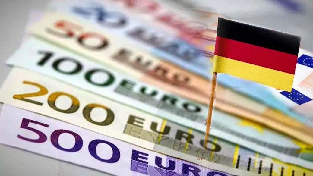 Almanyayê, karkirina li welêt û koçberiyê hêsan kir