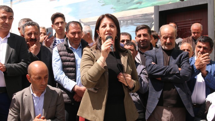 Buldan bertek ji pêla binçavkirinan re nîsan da: Operasyona ser xebatên hilbijartinê ye!