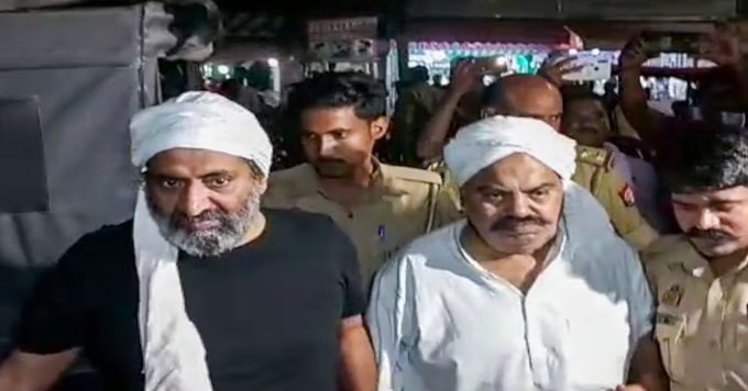 VÎDEO | Parlamenterê berê û birayê xwe dema wesana zindî hatin kustin