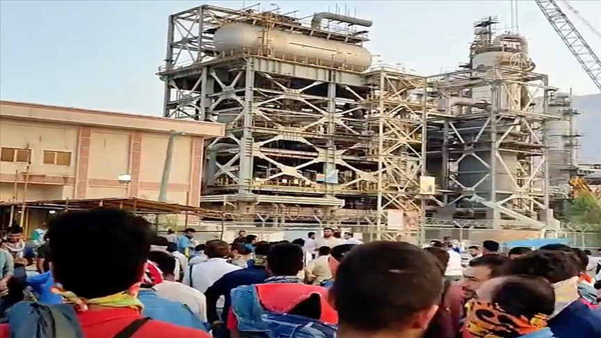 Karkerên bi dehan kompaniyên Petrokîmyaya Îranê ketin grevê